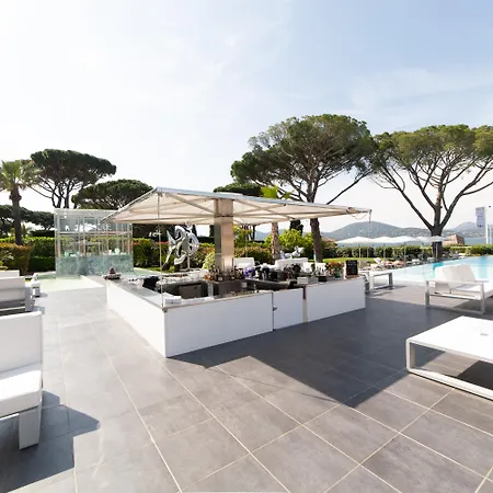 Kube Saint-tropez Hotel 5*